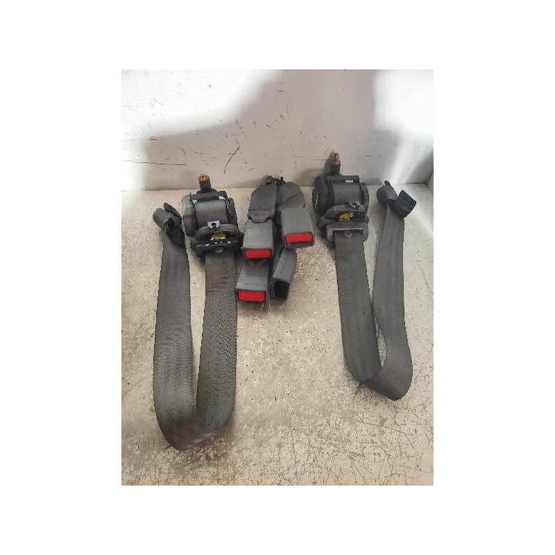 Recambio de juego cinturones trasero para ssangyong rodius xdi referencia OEM IAM  5P 2005