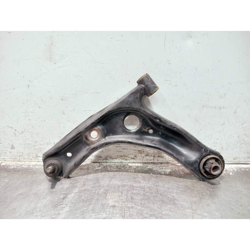 Recambio de brazo suspension inferior delantero izquierdo para toyota aygo (_b4_) 1.0 (kgb40) referencia OEM IAM   