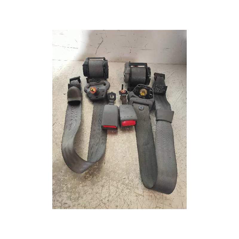 Recambio de juego cinturones trasero para ssangyong rodius xdi referencia OEM IAM  5P 2005