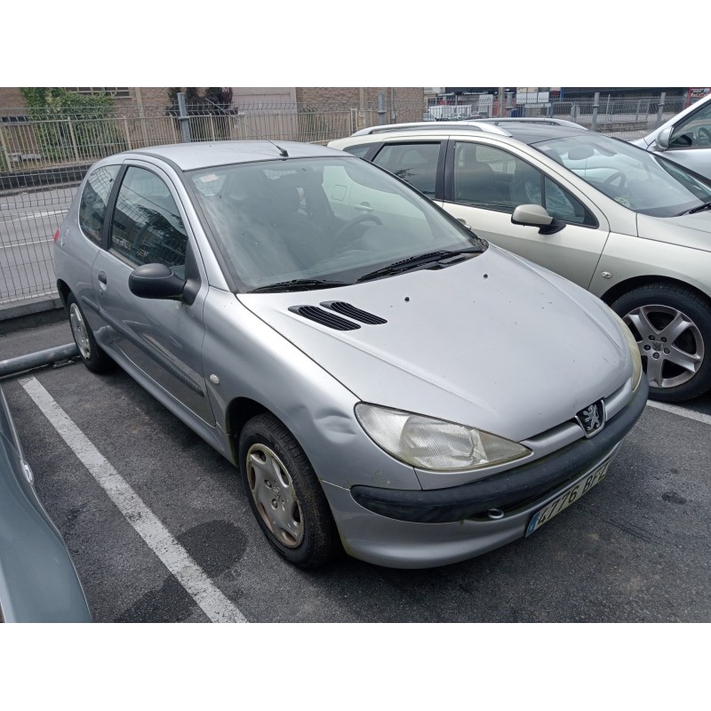 peugeot 206 berlina del año 2001