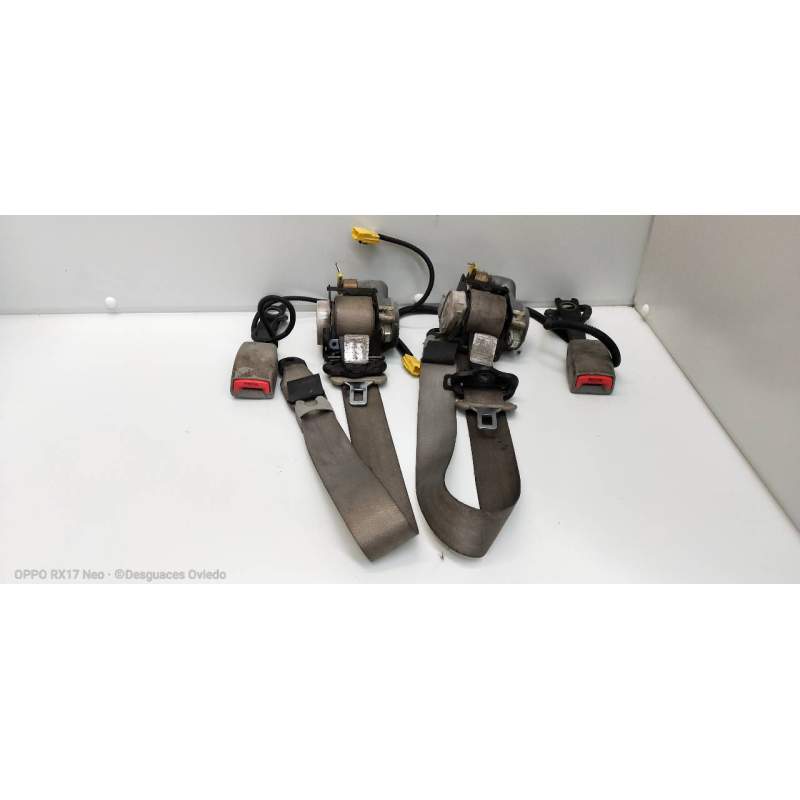 Recambio de juego cinturones delantero para kia cerato 2.0 ex crdi berlina (4-ptas.) referencia OEM IAM   