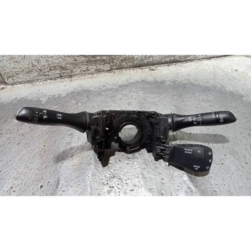 Recambio de mando luces para renault kadjar business referencia OEM IAM 255678341R  