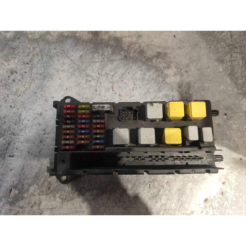 Recambio de caja reles / fusibles para volkswagen crafter caja cerrada caja cerrada 35 referencia OEM IAM A9065450401  