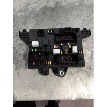 CAJA RELES / FUSIBLES 13368653 365927271 1110140AC 2012