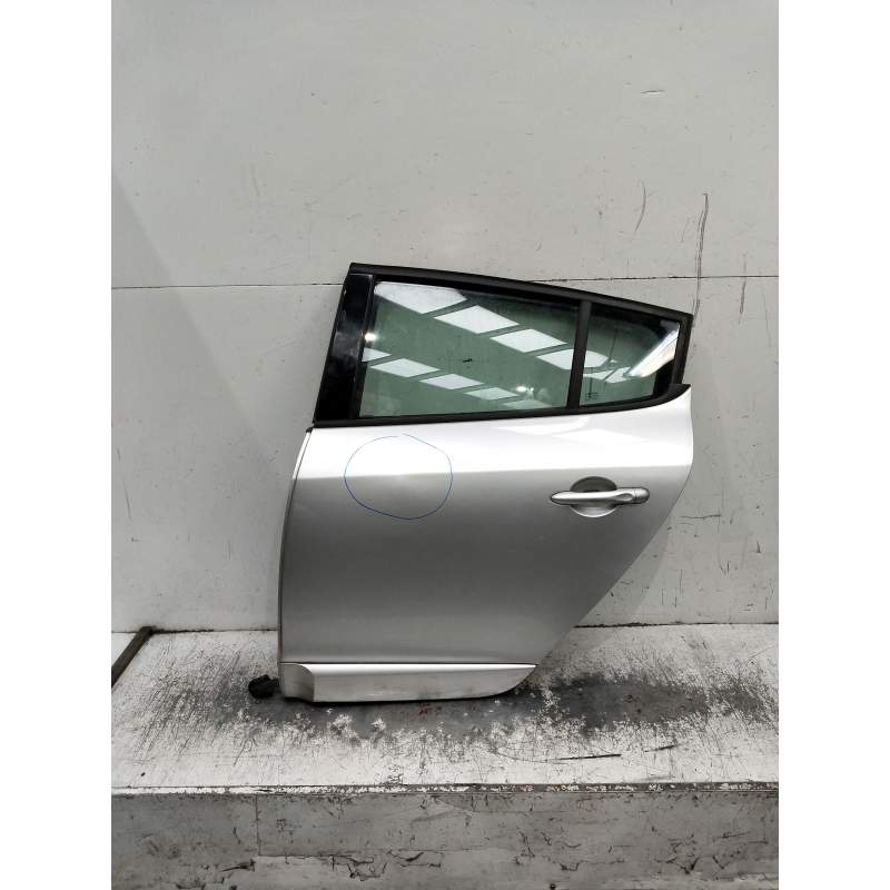 Recambio de puerta trasera izquierda para renault megane iii berlina 5 p referencia OEM IAM  5P 2012