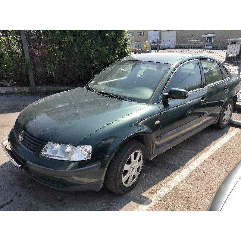 VOLKSWAGEN PASSAT BERLINA (3B2)