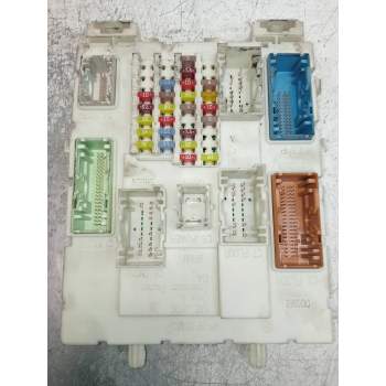 CAJA RELES / FUSIBLES BV6T14014 BV6N14A073 