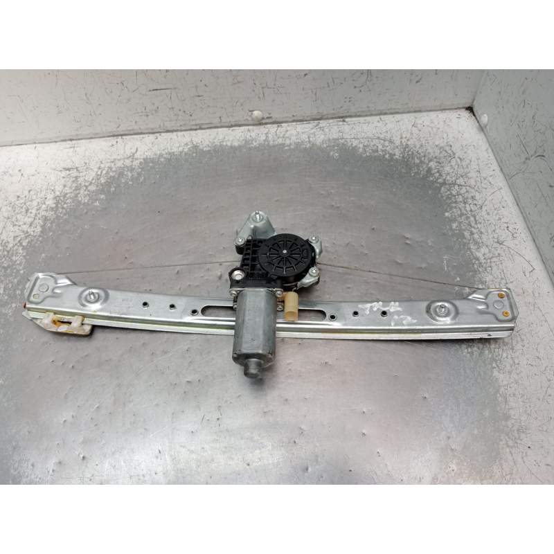 Recambio de elevalunas trasero izquierdo para bmw 3 (e46) 320 d referencia OEM IAM 0130821727  2001