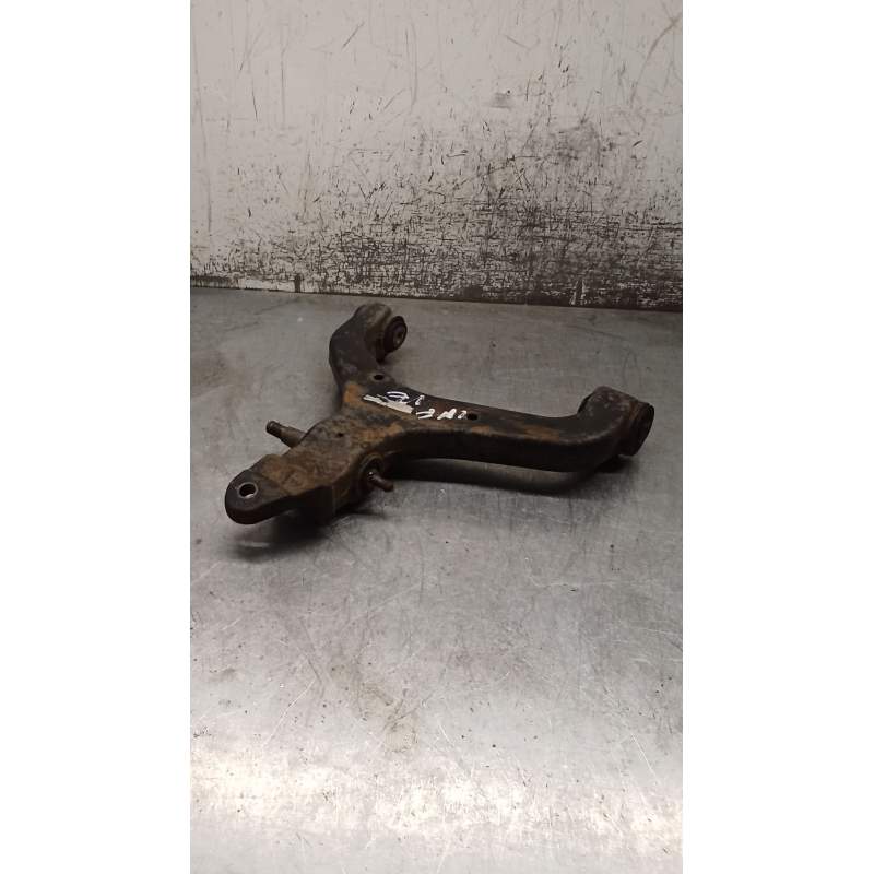 Recambio de brazo suspension inferior delantero izquierdo para ssangyong kyron 2.0 xdi referencia OEM IAM  20XDI 2005