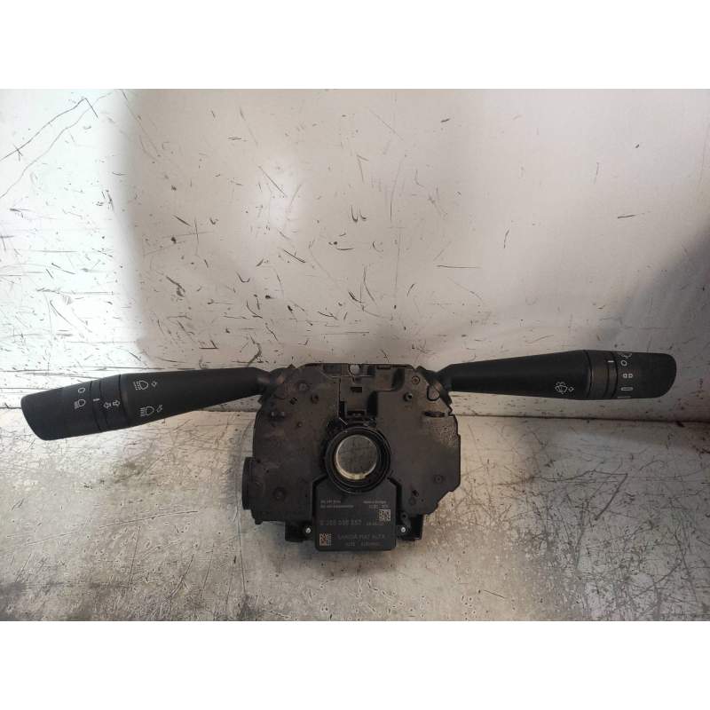 Recambio de mando luces para iveco daily furgón 2.3 diesel referencia OEM IAM 0265005557 51826041 