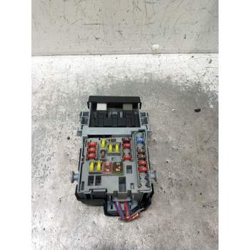 CAJA RELES / FUSIBLES 13222786 