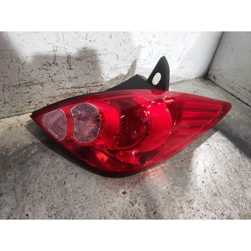 Recambio de piloto trasero derecho para nissan tiida (c11x/sc11x) acenta referencia OEM IAM   