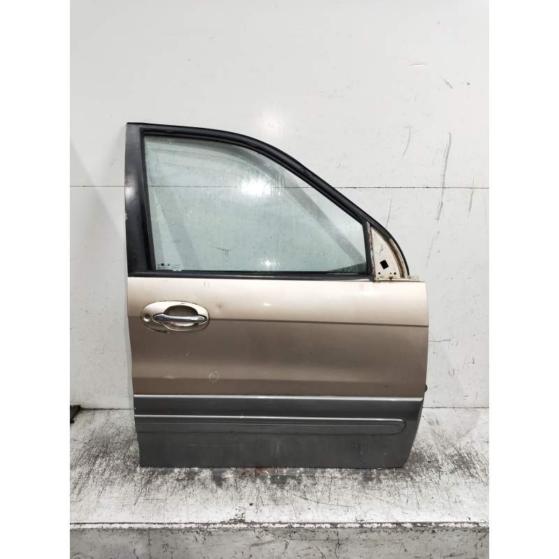 Recambio de puerta delantera derecha para kia carnival ii 2.9 cdri ex referencia OEM IAM  5P 2001
