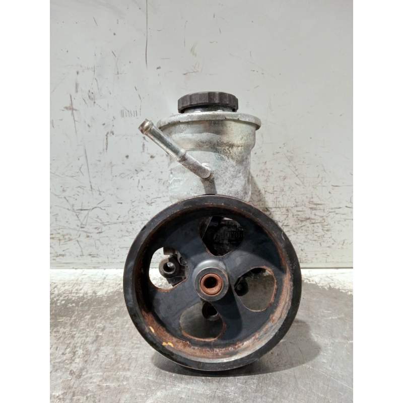 Recambio de bomba direccion para toyota avensis berlina (t25) referencia OEM IAM  22CRDI 2006