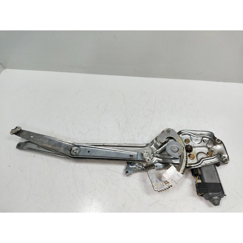 Recambio de elevalunas delantero derecho para opel astra f berlina 2.0 referencia OEM IAM 90414724 188867000 3P