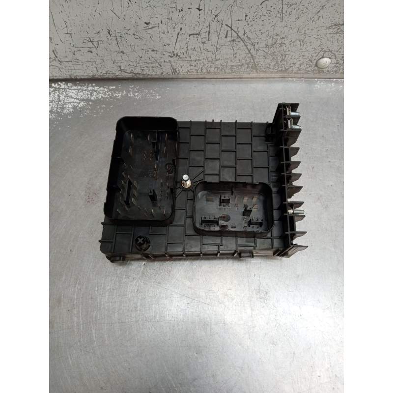 Recambio de caja reles / fusibles para volkswagen golf v berlina (1k1) referencia OEM IAM 1K0937124K  2003