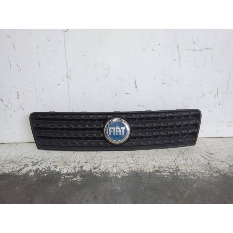 Recambio de rejilla delantera para fiat punto berlina (188) 1.3 16v sound/speed multijet referencia OEM IAM   