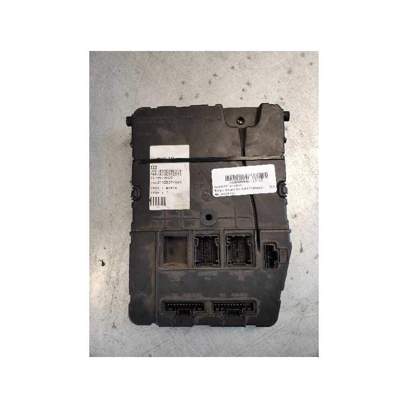 Recambio de caja reles / fusibles para renault megane ii berlina 5p business referencia OEM IAM 8200780018 8200712572 2006