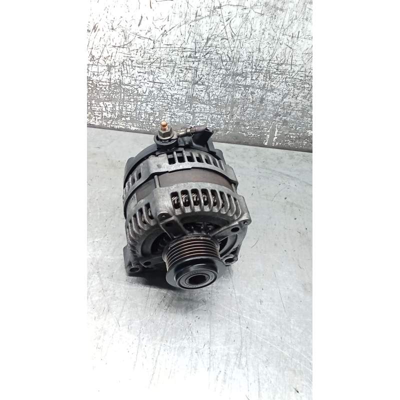 Recambio de alternador para jeep cherokee (kj) 2.8 crd 4x4 referencia OEM IAM 56044672AB 1042104241 2001