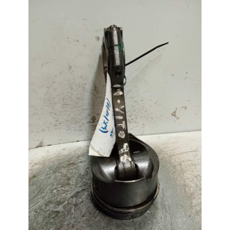Recambio de piston para mercedes-benz vito (w638) caja cerrada 110 cdi  (638.094) referencia OEM IAM 4588  