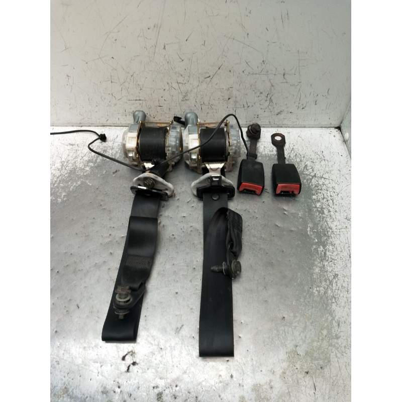 Recambio de juego cinturones delantero para nissan micra iii (k12) 1.2 16v referencia OEM IAM  3P 2003