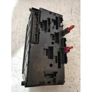 CAJA RELES / FUSIBLES 925281501 317033442E 300813 04652843