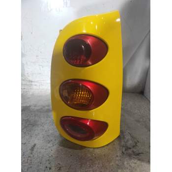 PILOTO TRASERO DERECHO 11636V001 423002V001 