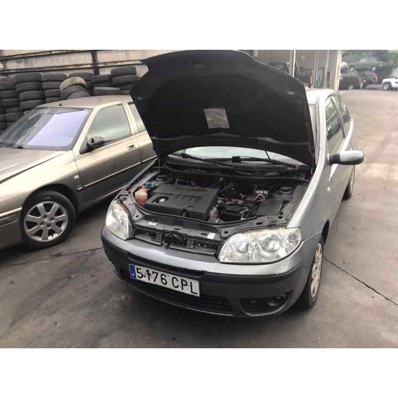 FIAT PUNTO BERLINA (188)