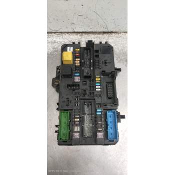 CAJA RELES / FUSIBLES 5DK00866952 13206759 2005
