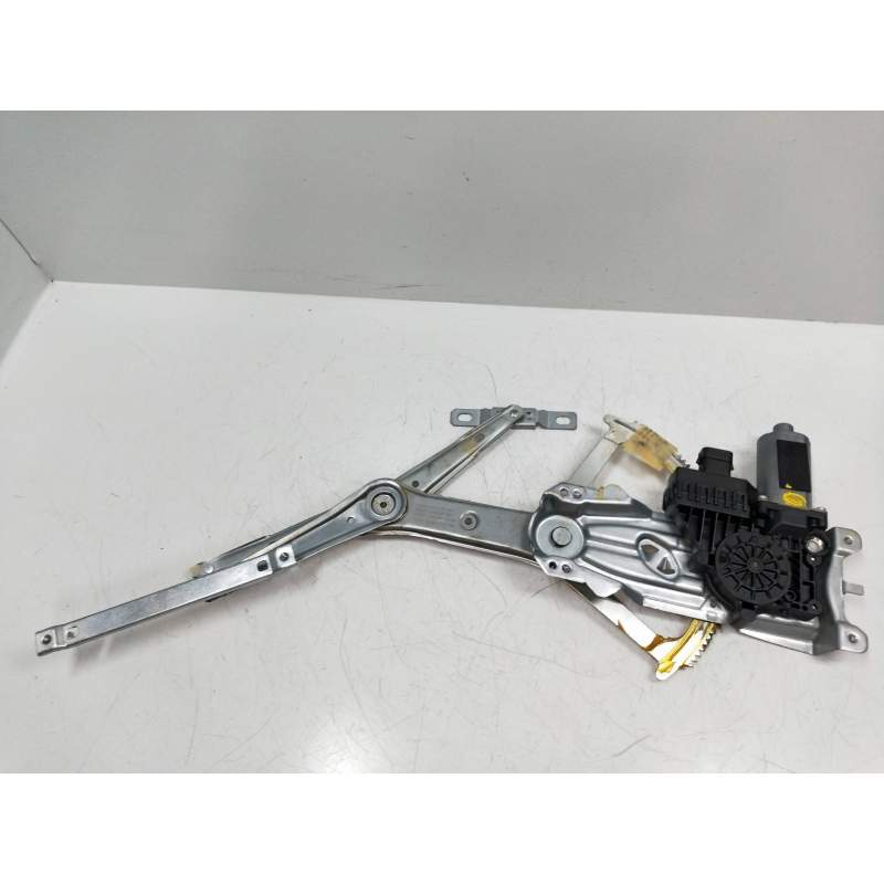 Recambio de elevalunas delantero derecho para opel astra gtc 1.8 16v referencia OEM IAM 13101479 3P H/04