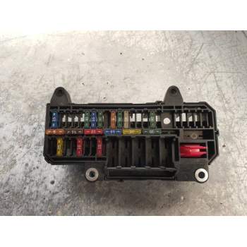 CAJA RELES / FUSIBLES 6113690058301 10688710 
