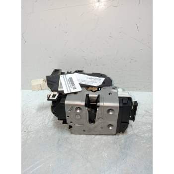 MOTOR CIERRE CENTRALIZADO DELANTERO DERECHO A1667200435 5P