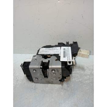 MOTOR CIERRE CENTRALIZADO TRASERO DERECHO A2047302735 5P