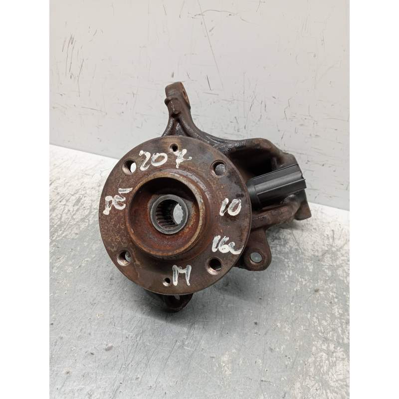 Recambio de mangueta delantera derecha para peugeot 207 sport referencia OEM IAM  14G 2009