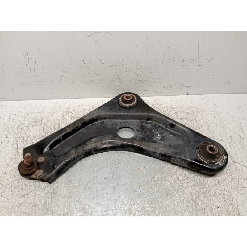 Recambio de brazo suspension inferior delantero izquierdo para peugeot 207 sport referencia OEM IAM  14G 2009