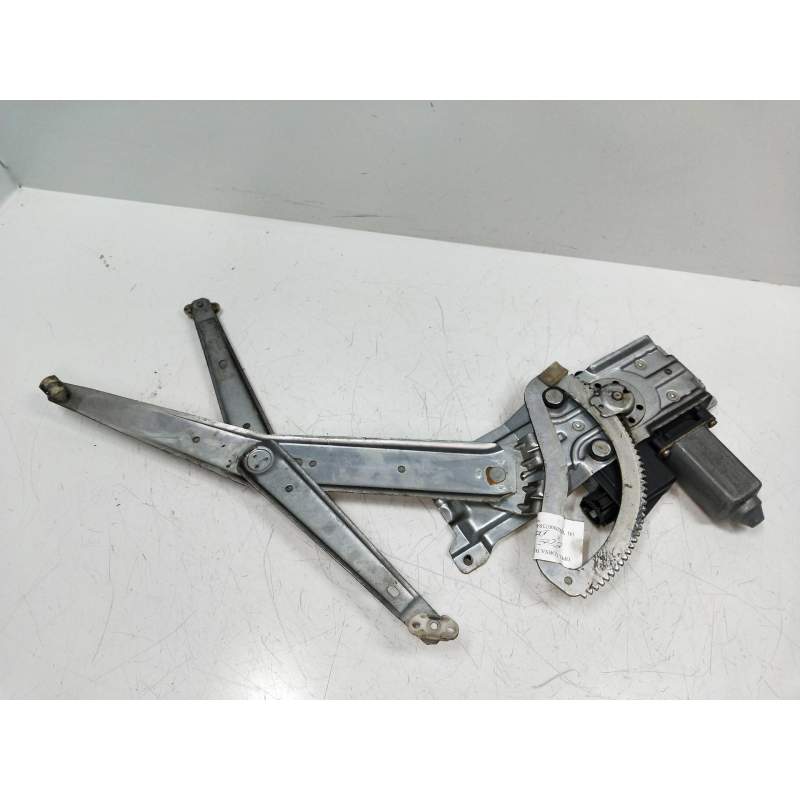 Recambio de elevalunas delantero derecho para opel corsa b referencia OEM IAM 19379300 3P 1993