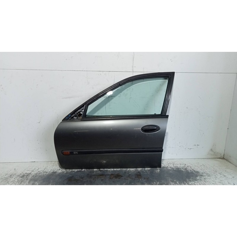 Recambio de puerta delantera izquierda para renault laguna (b56) 1.8 anade referencia OEM IAM   