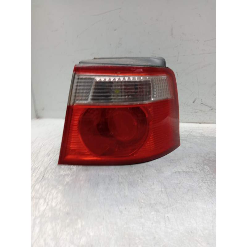 Recambio de piloto trasero derecho para kia carens 2.0 turbodiesel cat referencia OEM IAM   2003