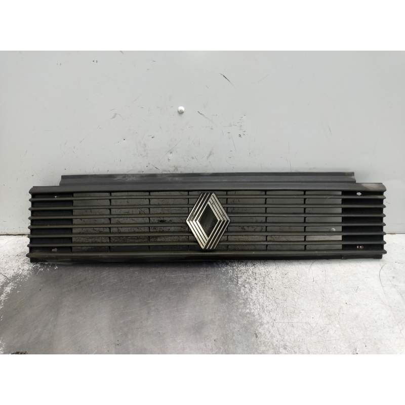 Recambio de rejilla delantera para renault master t 35 referencia OEM IAM   