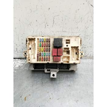 CAJA RELES / FUSIBLES 