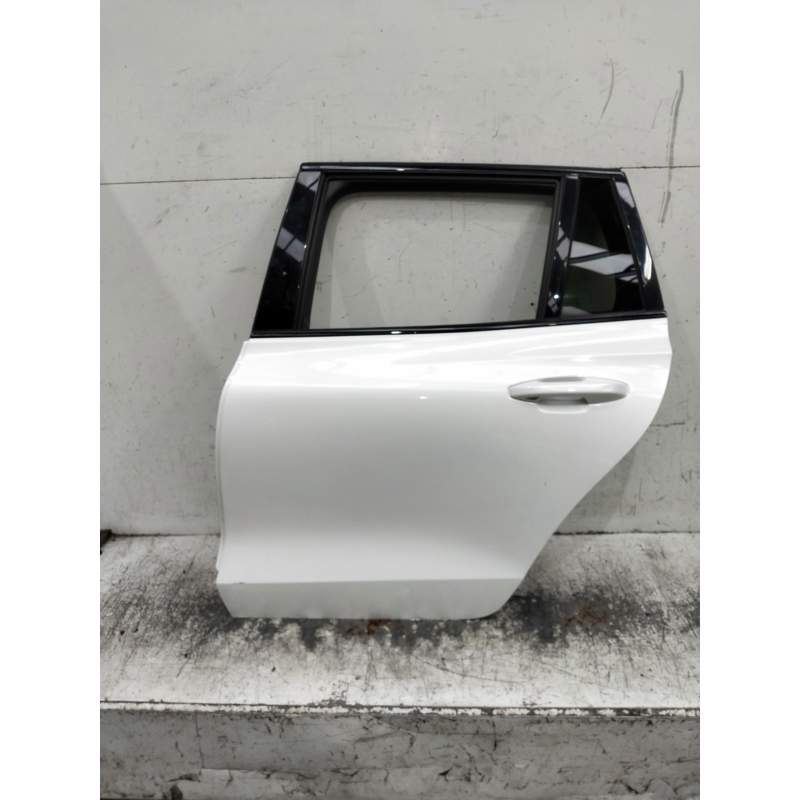 Recambio de puerta trasera izquierda para volvo v60 familiar referencia OEM IAM   5P