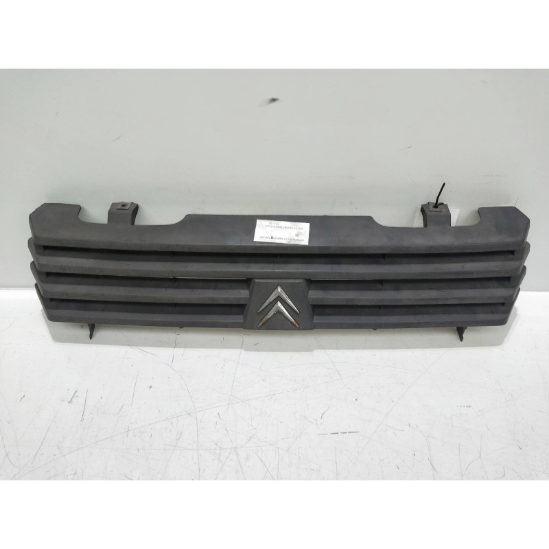 Recambio de rejilla delantera para citroen c15 referencia OEM IAM 9612999177  