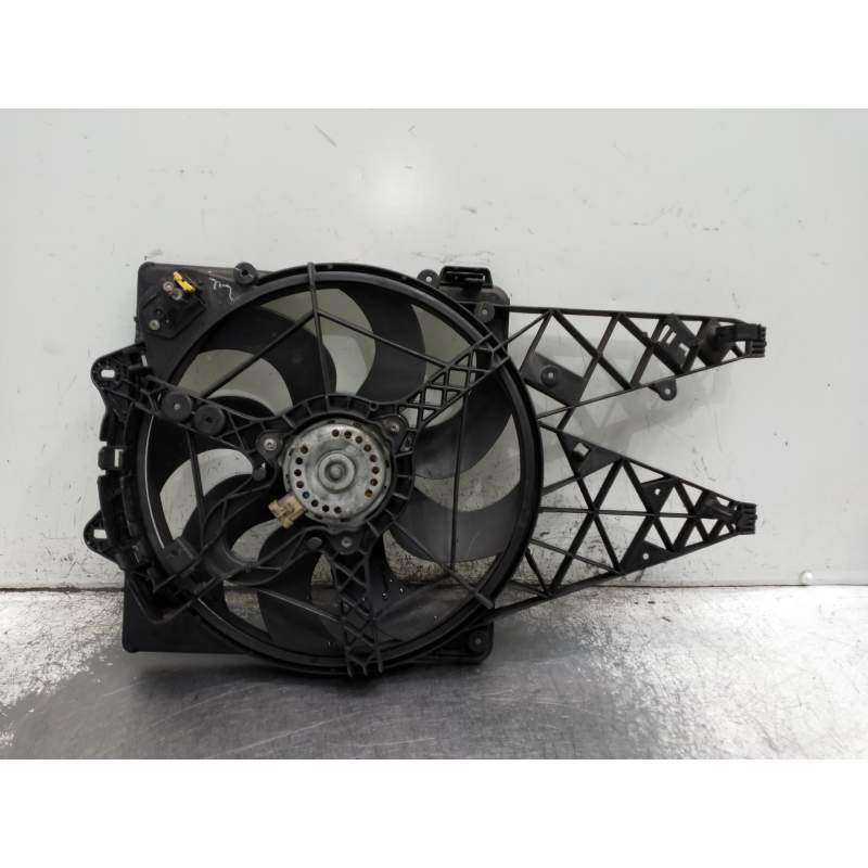 Recambio de electroventilador para opel combo d referencia OEM IAM 8E4241000  
