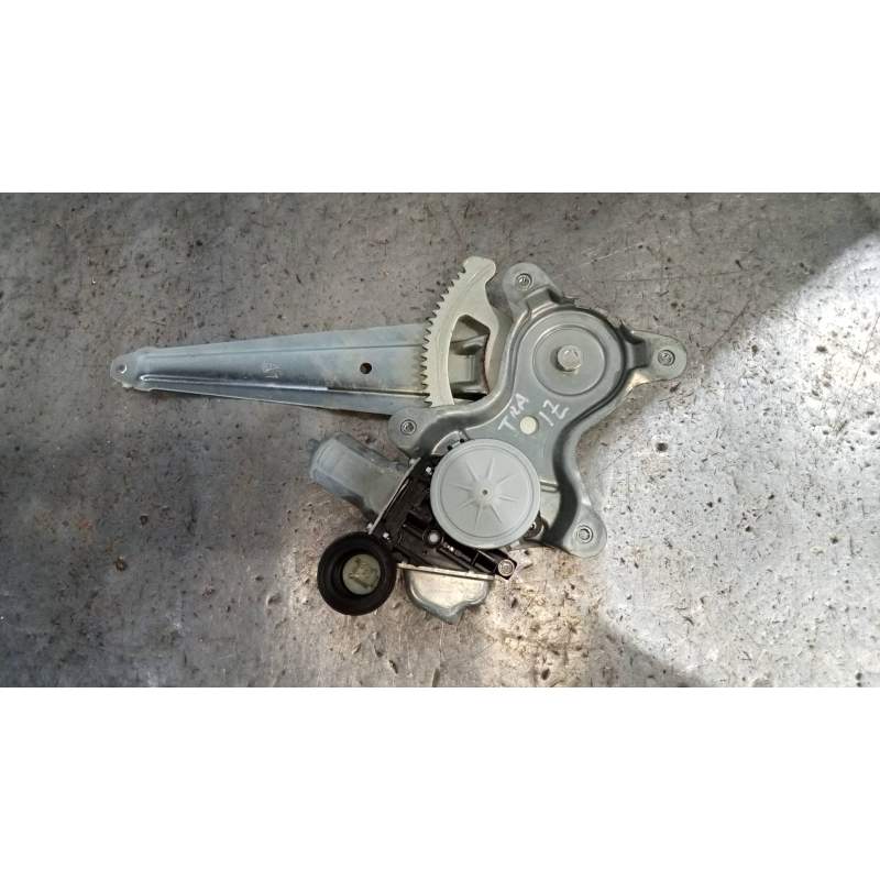 Recambio de elevalunas trasero izquierdo para toyota land cruiser (j15) basis referencia OEM IAM 8571060330 0620203480 5P