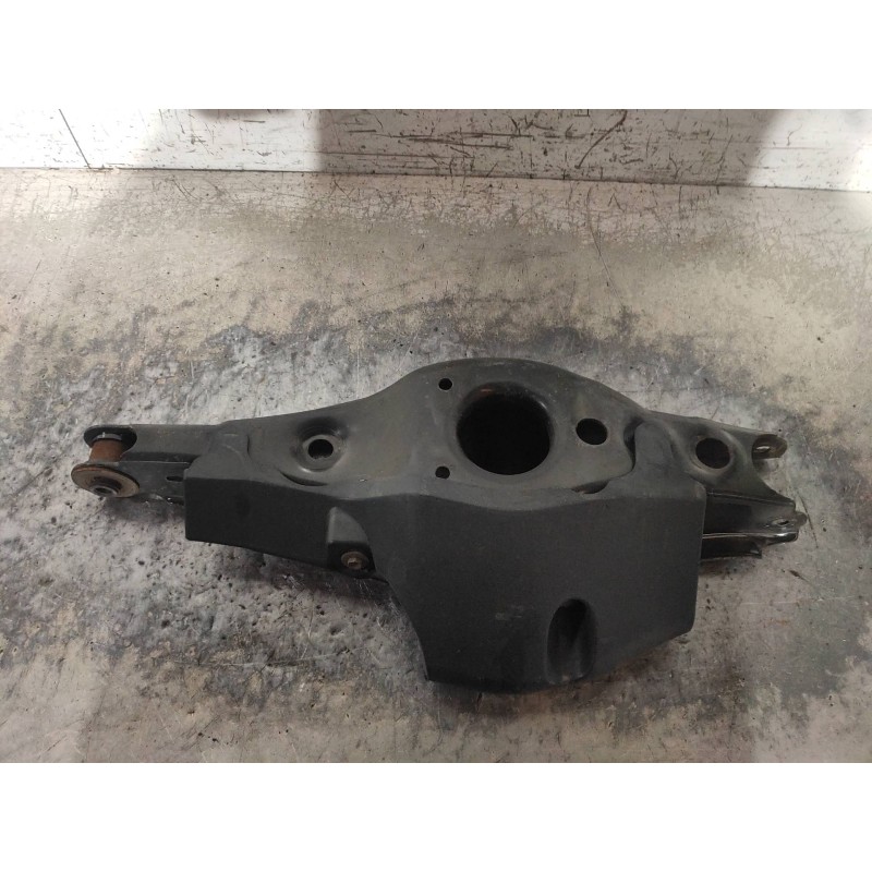 Recambio de brazo suspension inferior trasero derecho para toyota auris hybrid business referencia OEM IAM   4877012010