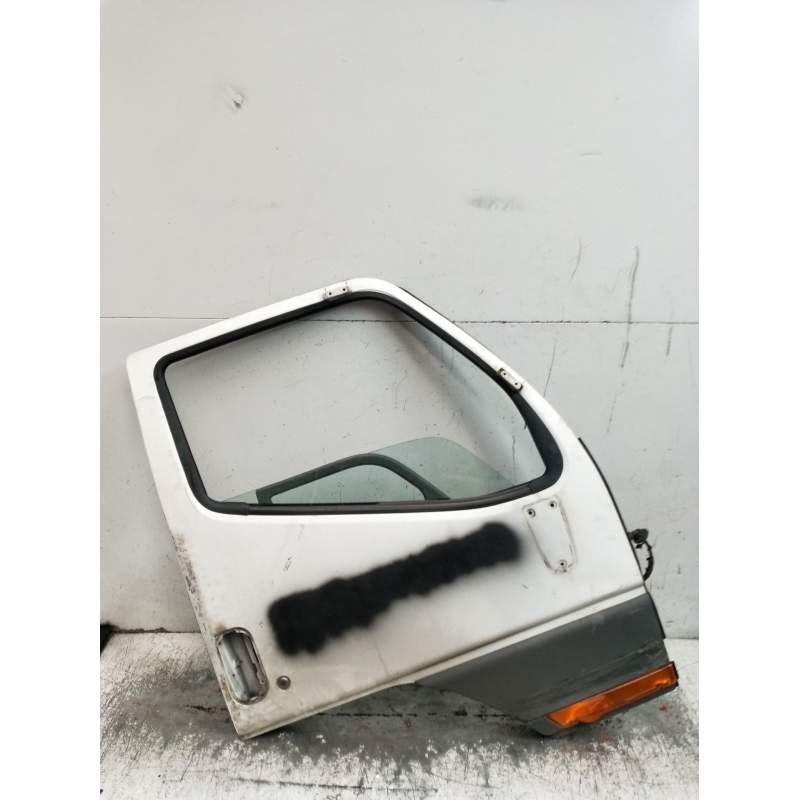 Recambio de puerta delantera derecha para fuso (mitsubishi) canter 3c13 referencia OEM IAM  2P 2003