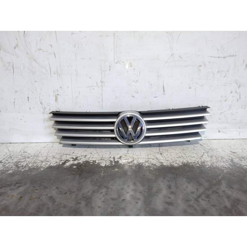 Recambio de rejilla delantera para volkswagen polo berlina (6n2) conceptline referencia OEM IAM 6N0853651J 6N0853655 