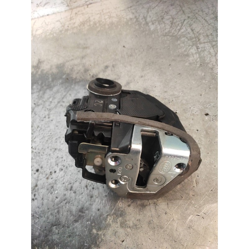 Recambio de motor cierre centralizado trasero derecho para toyota corolla (e15) luna referencia OEM IAM 7092013  