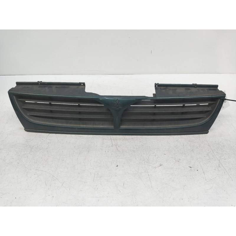 Recambio de rejilla delantera para mitsubishi space wagon (n30/n40) 2000 glxi referencia OEM IAM   