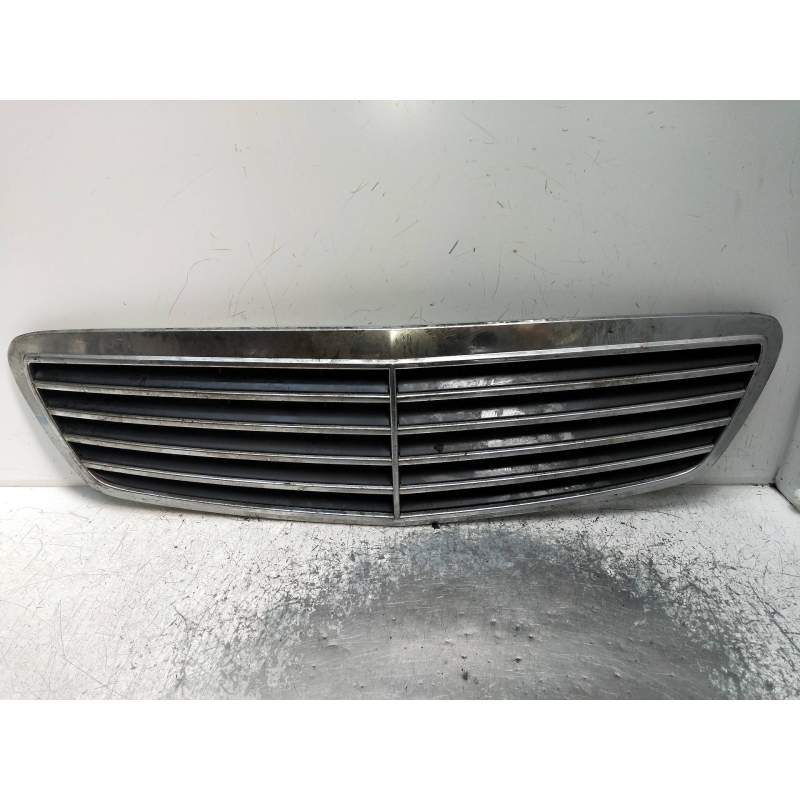 Recambio de rejilla delantera para mercedes-benz clase s (w220) berlina 500 (220.075) referencia OEM IAM A2208800383  
